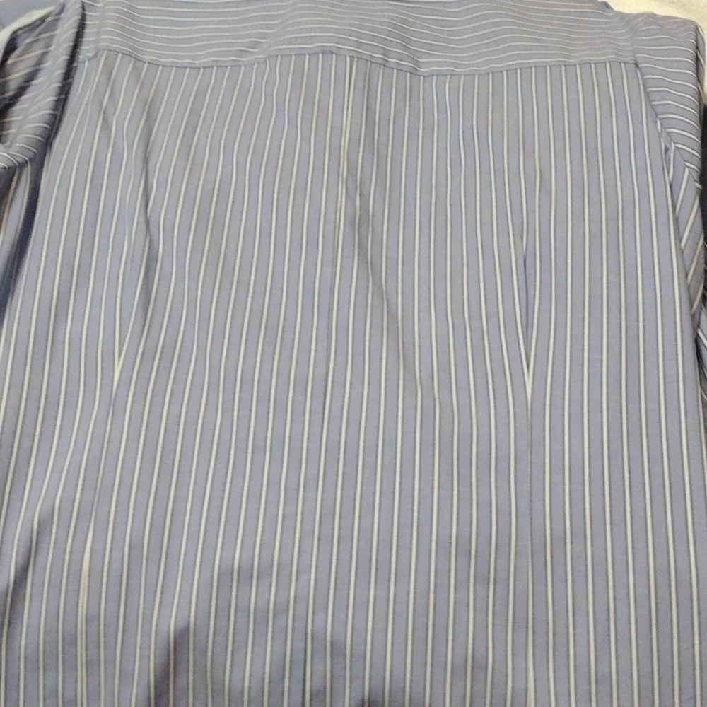 Riders by Lee, women's casual cotton button down blouses. Being sold as a Group - Picture 4 of 6